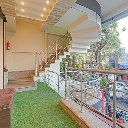 Hotel O The Ashiyana Inn ลัคเนา ภายนอก รูปภาพ