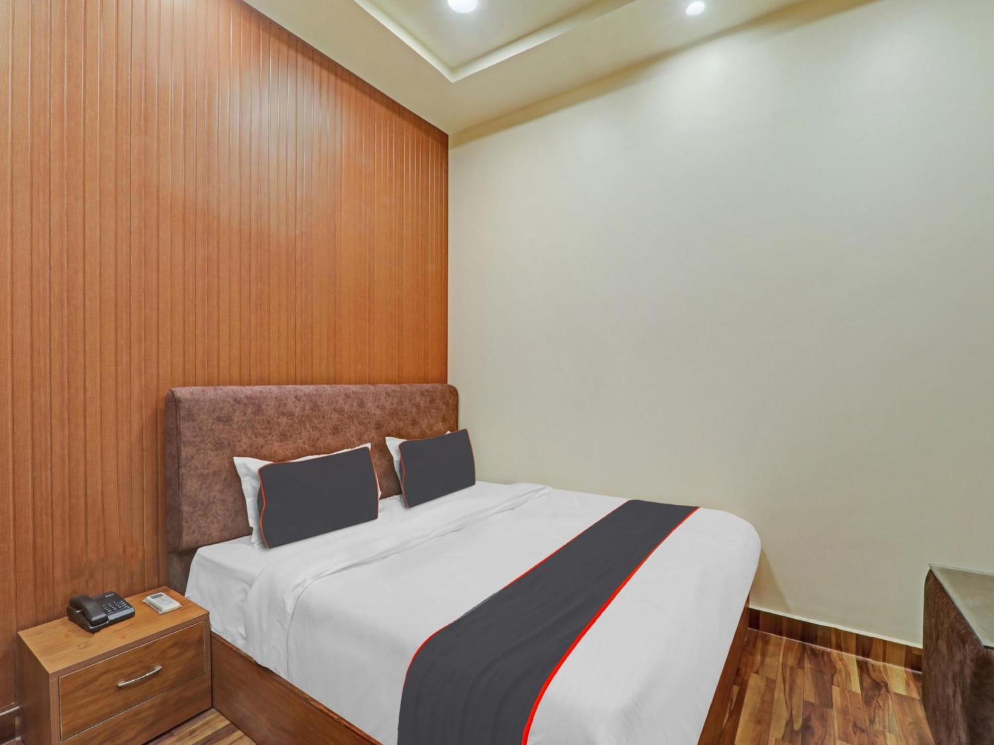 Hotel O The Ashiyana Inn ลัคเนา ภายนอก รูปภาพ