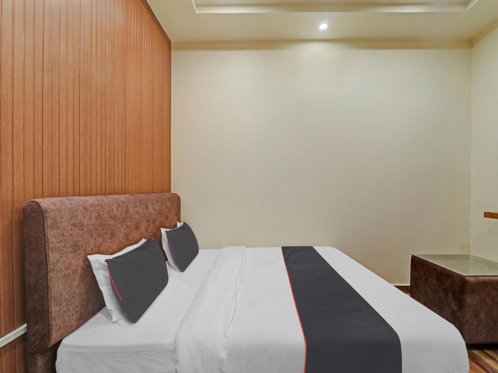 Hotel O The Ashiyana Inn ลัคเนา ภายนอก รูปภาพ
