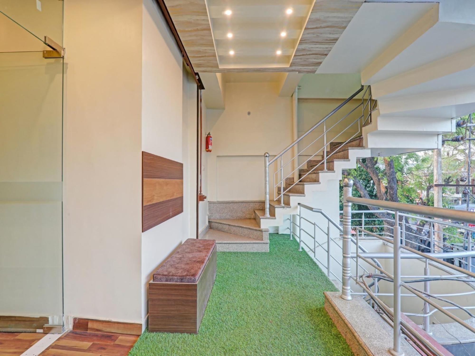 Hotel O The Ashiyana Inn ลัคเนา ภายนอก รูปภาพ