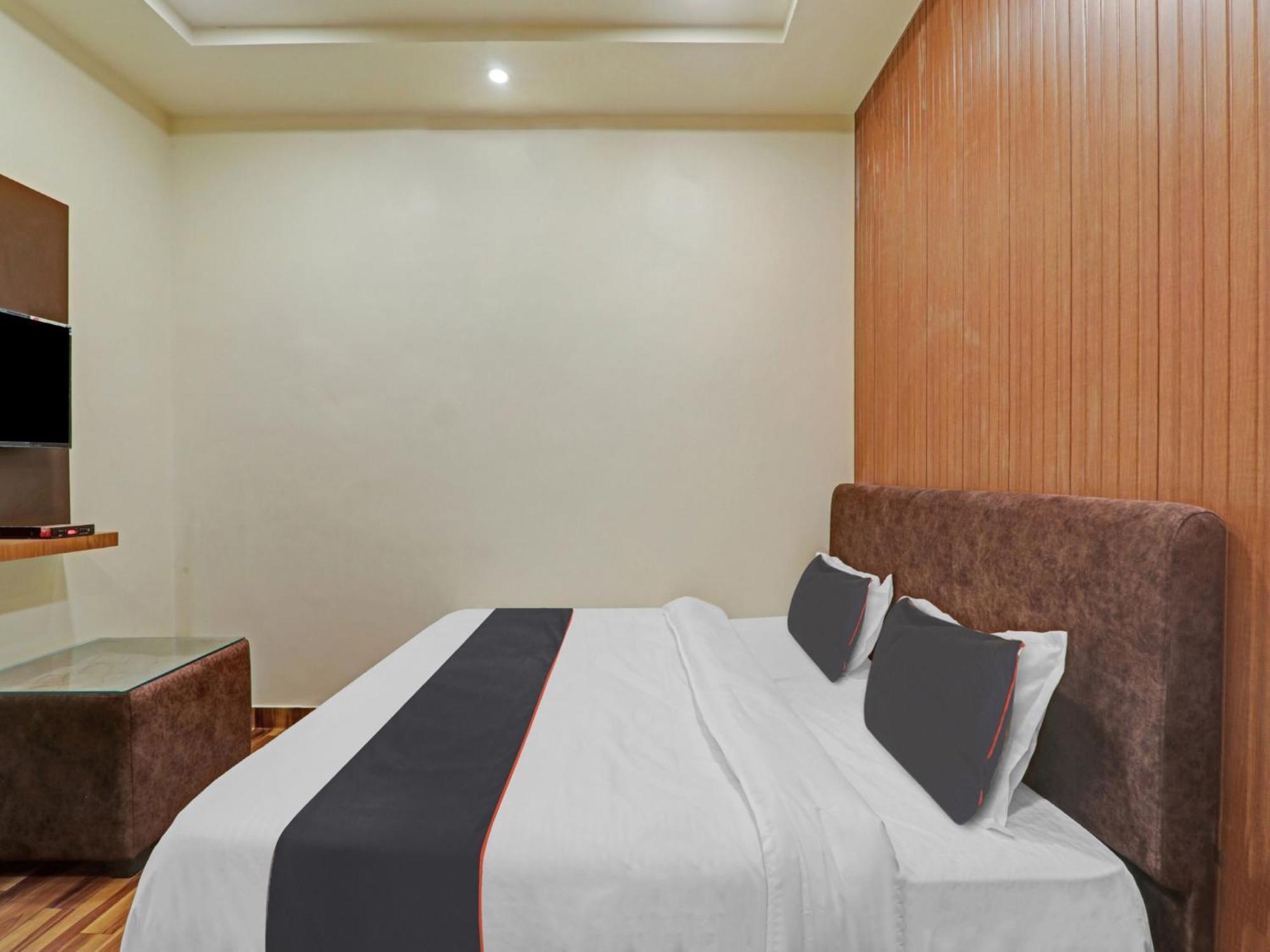Hotel O The Ashiyana Inn ลัคเนา ภายนอก รูปภาพ